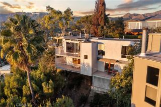 5675 Spreading Oak Drive, Los Angeles, CA 90068