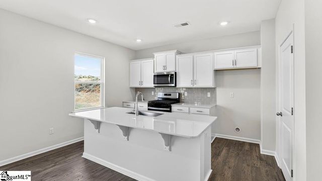 1081 Roleson Way, Woodruff, SC 29388