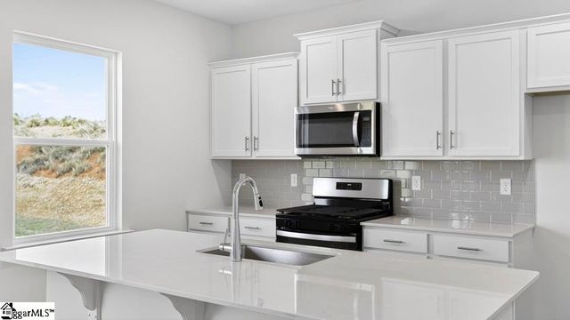 1081 Roleson Way, Woodruff, SC 29388