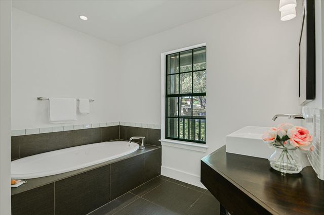 3117 Eanes CIR, Austin, TX 78746