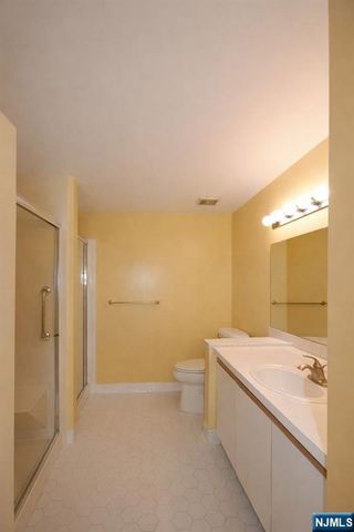 92 Perez Drive, Newark, NJ 07103