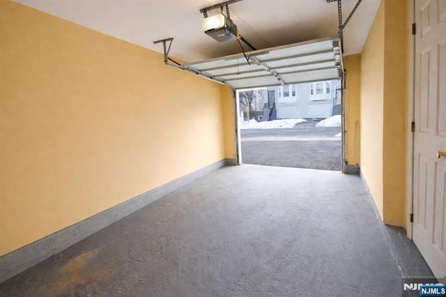 92 Perez Drive, Newark, NJ 07103