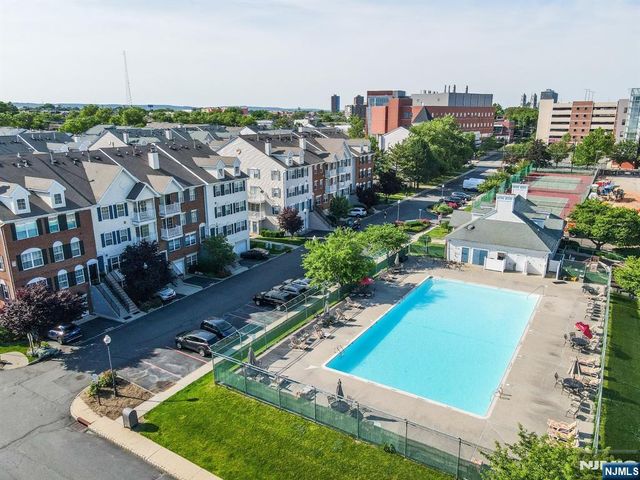 92 Perez Drive, Newark, NJ 07103