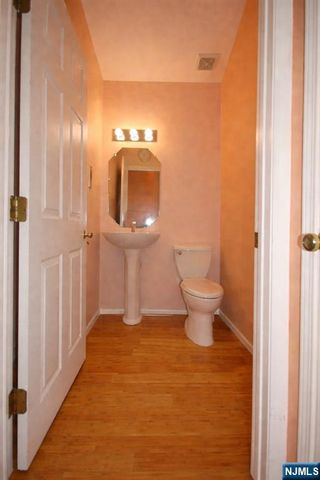 92 Perez Drive, Newark, NJ 07103