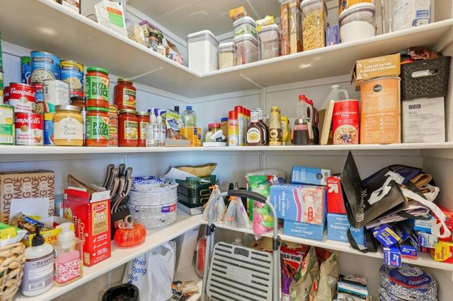 208 Luna Way, Hollister, CA 95023