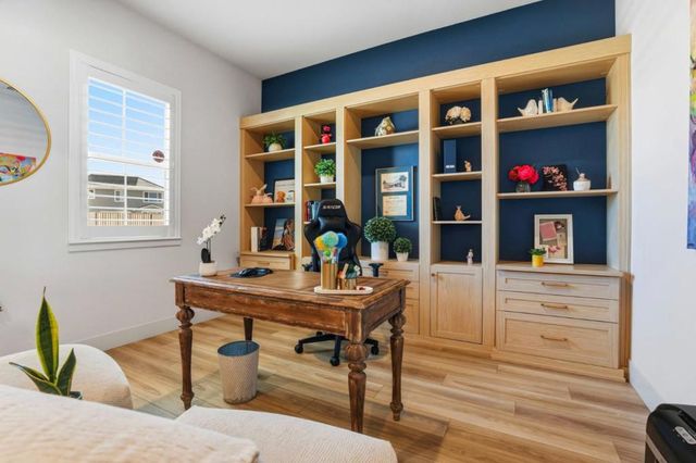 208 Luna Way, Hollister, CA 95023