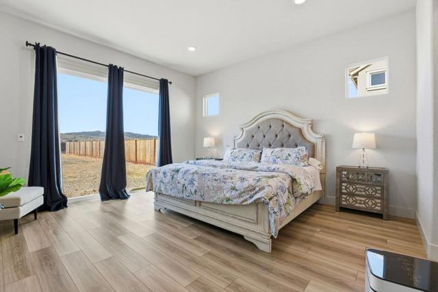 208 Luna Way, Hollister, CA 95023