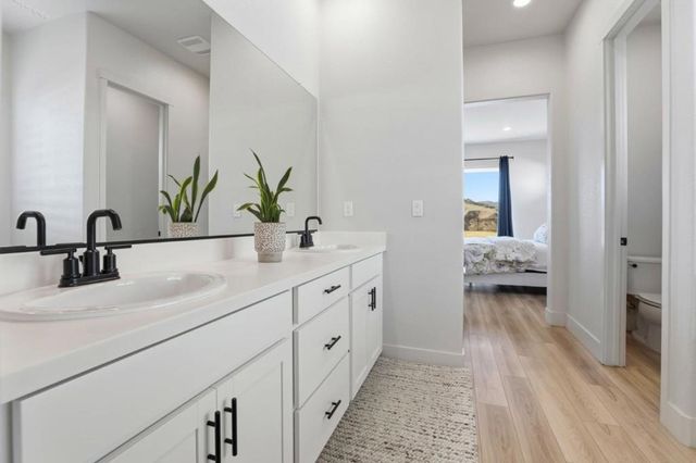 208 Luna Way, Hollister, CA 95023