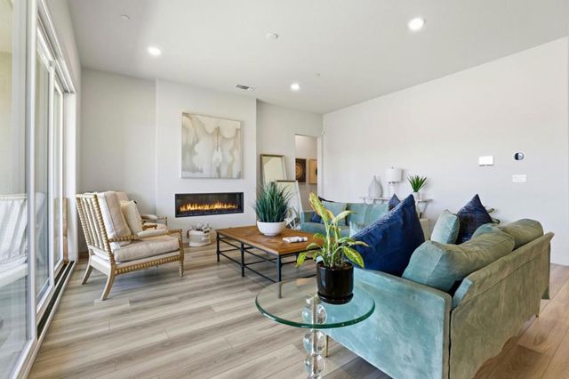 208 Luna Way, Hollister, CA 95023