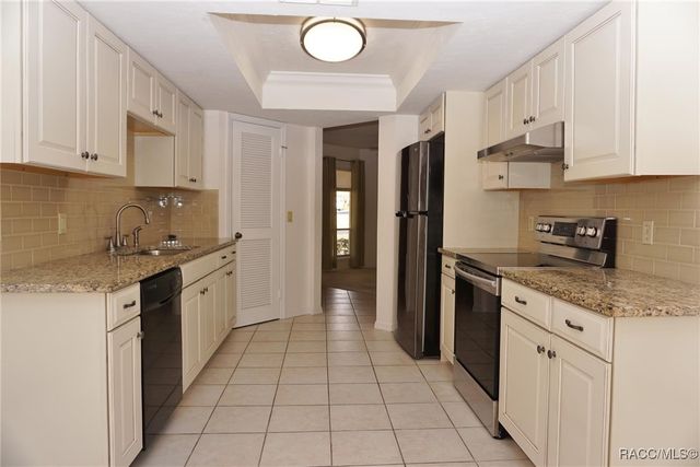 6010 W Dedham Trail, Crystal River, FL 34429