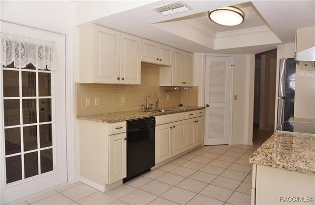 6010 W Dedham Trail, Crystal River, FL 34429