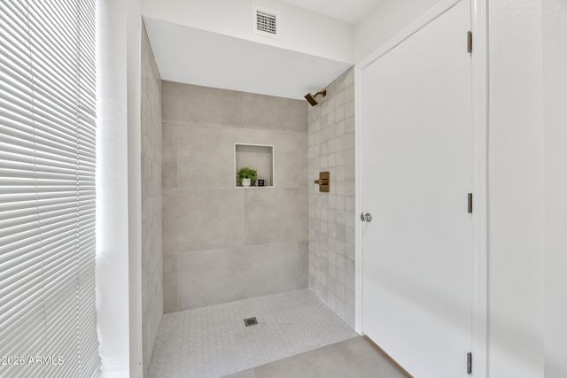 8111 N 18TH Way, Phoenix, AZ 85020