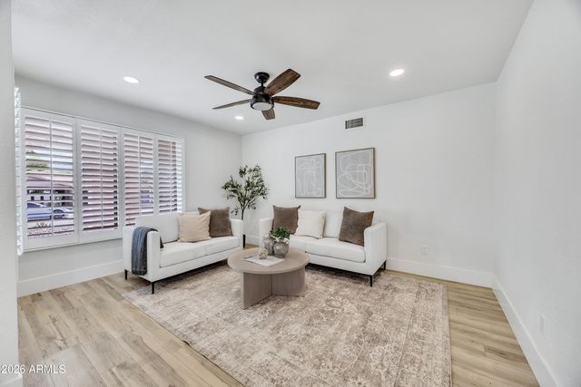 8111 N 18TH Way, Phoenix, AZ 85020