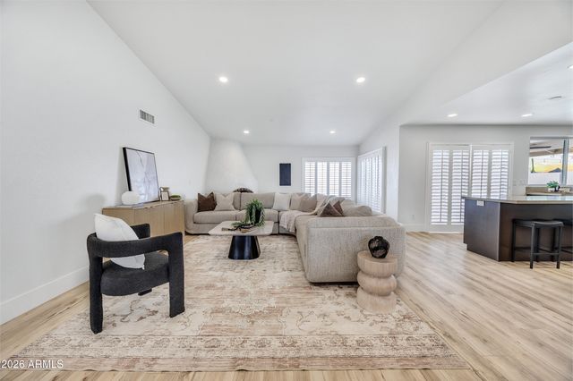 8111 N 18TH Way, Phoenix, AZ 85020