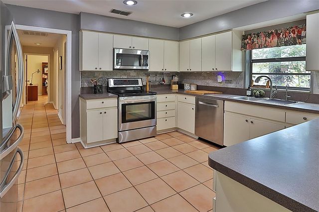 19814 DEER HOLLOW LANE, Lutz, FL 33548