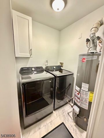 2706 Lighthouse Ln, Sayreville Boro, NJ 08859