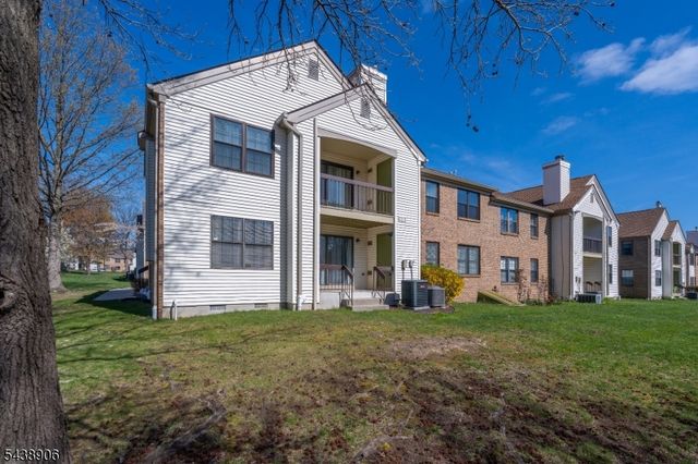 2706 Lighthouse Ln, Sayreville Boro, NJ 08859