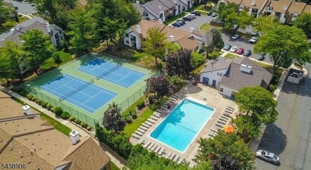 2706 Lighthouse Ln, Sayreville Boro, NJ 08859