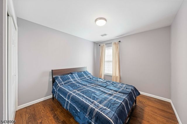 2706 Lighthouse Ln, Sayreville Boro, NJ 08859
