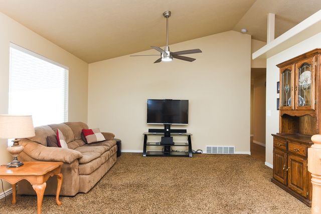 69 N MEADOWLARK CIR, Grantsville, UT 84029