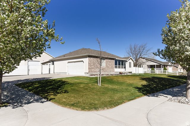 69 N MEADOWLARK CIR, Grantsville, UT 84029