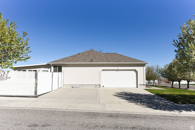 69 N MEADOWLARK CIR, Grantsville, UT 84029