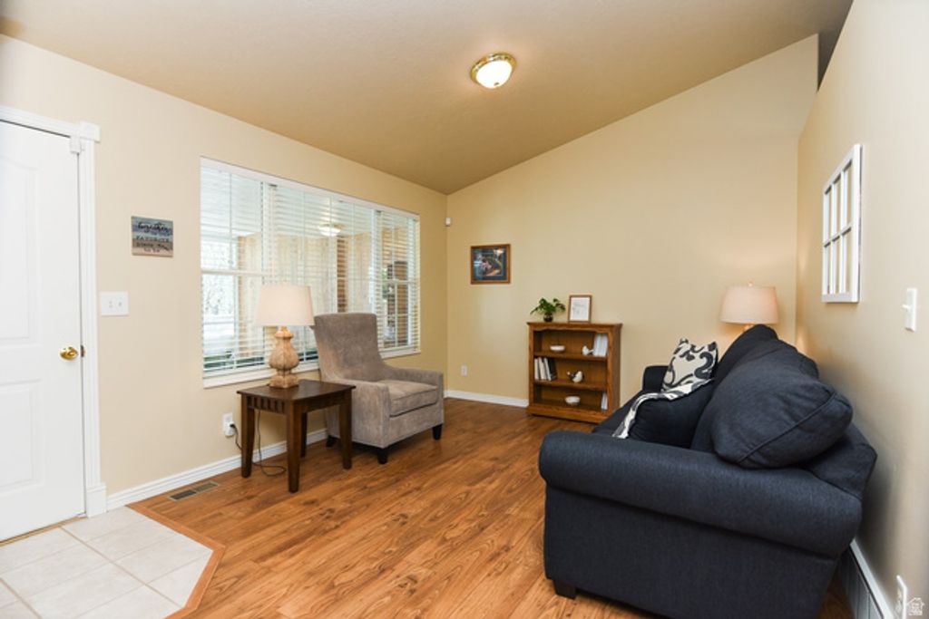 Image 13 of property listing at 69 N MEADOWLARK CIR, Grantsville, UT 84029