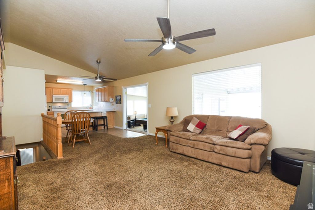 Image 14 of property listing at 69 N MEADOWLARK CIR, Grantsville, UT 84029