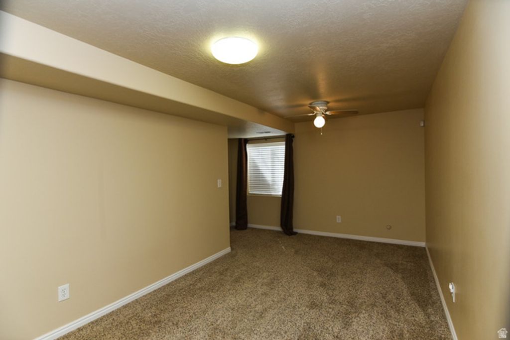 Image 41 of property listing at 69 N MEADOWLARK CIR, Grantsville, UT 84029