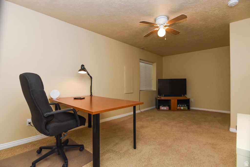 Image 57 of property listing at 69 N MEADOWLARK CIR, Grantsville, UT 84029