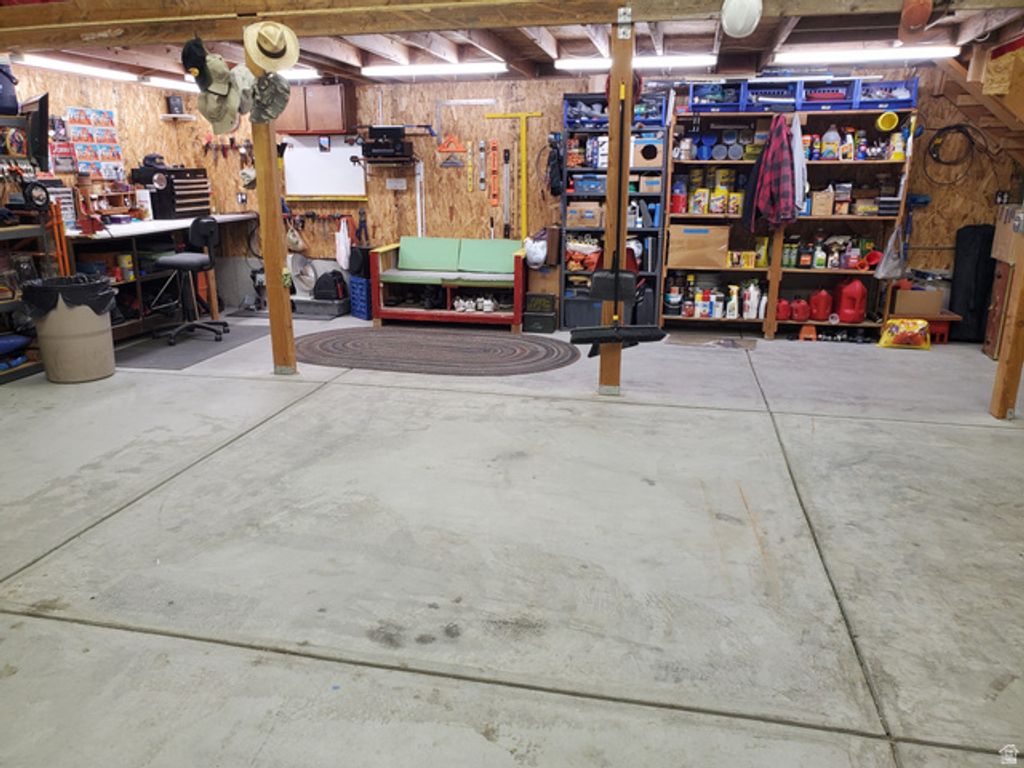 Image 58 of property listing at 69 N MEADOWLARK CIR, Grantsville, UT 84029