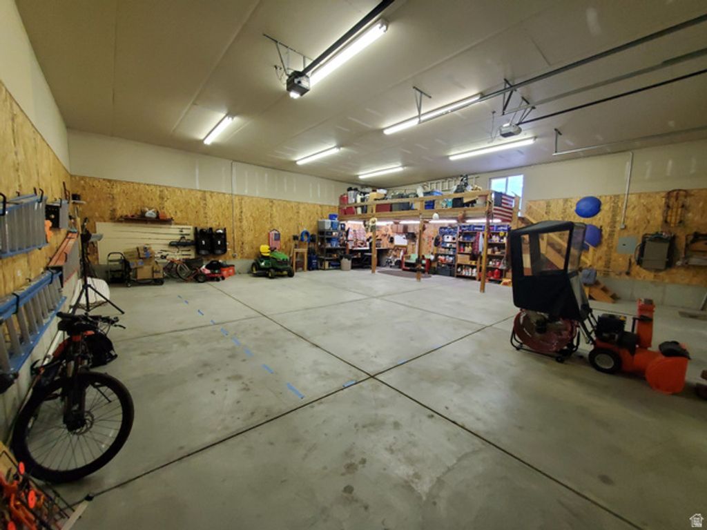 Image 59 of property listing at 69 N MEADOWLARK CIR, Grantsville, UT 84029