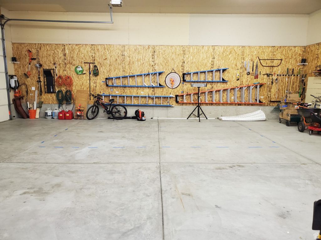 Image 61 of property listing at 69 N MEADOWLARK CIR, Grantsville, UT 84029