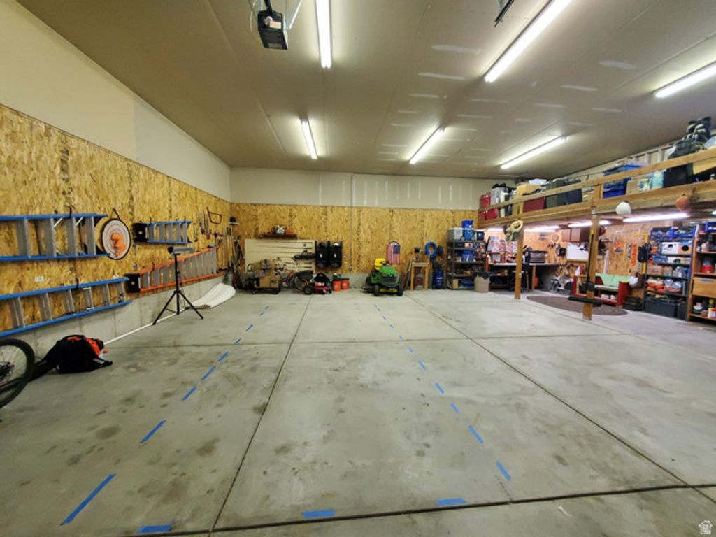 Image 63 of property listing at 69 N MEADOWLARK CIR, Grantsville, UT 84029