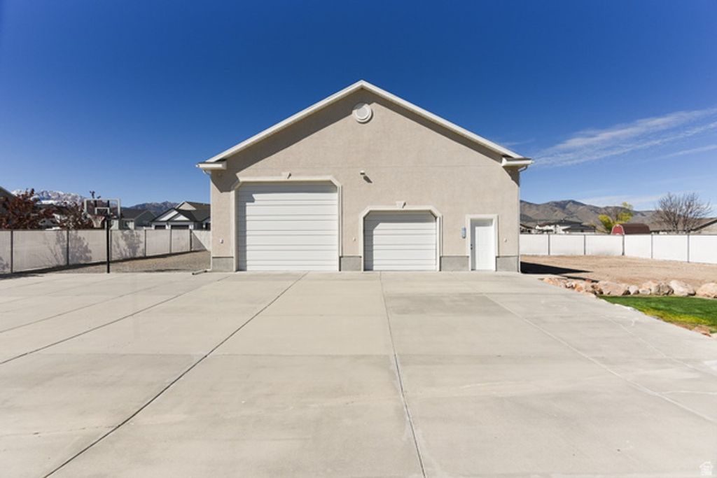 Image 66 of property listing at 69 N MEADOWLARK CIR, Grantsville, UT 84029