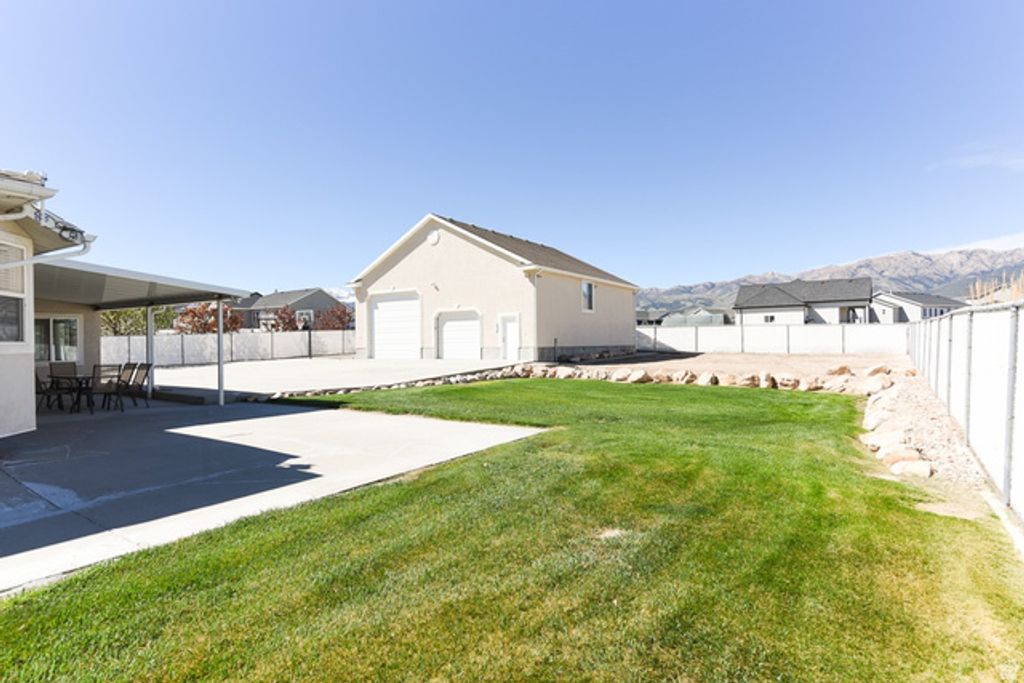 Image 69 of property listing at 69 N MEADOWLARK CIR, Grantsville, UT 84029