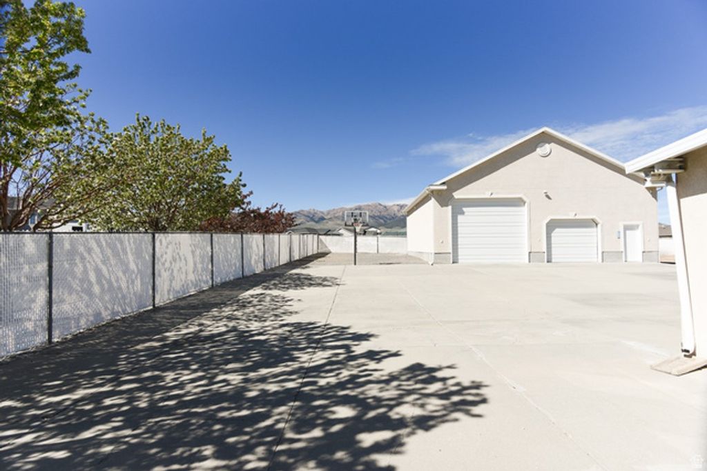 Image 73 of property listing at 69 N MEADOWLARK CIR, Grantsville, UT 84029
