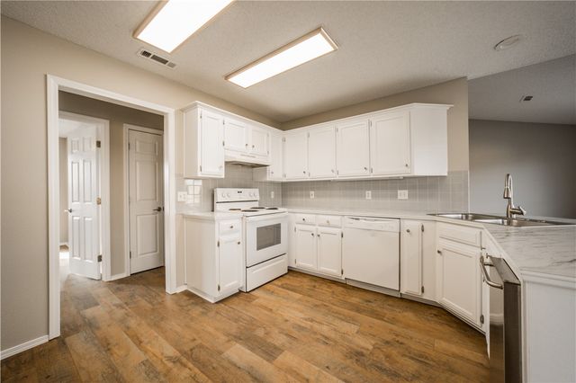 3776 Colburn Lane, Springdale, AR 72762