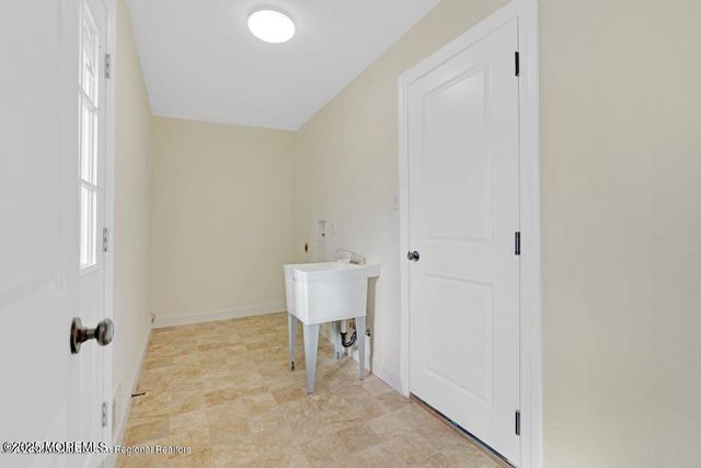 534 Holmes Avenue N, Forked River, NJ 08731