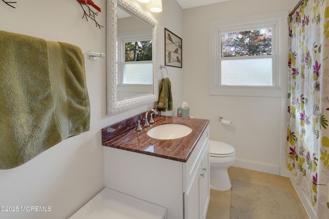 534 Holmes Avenue N, Forked River, NJ 08731