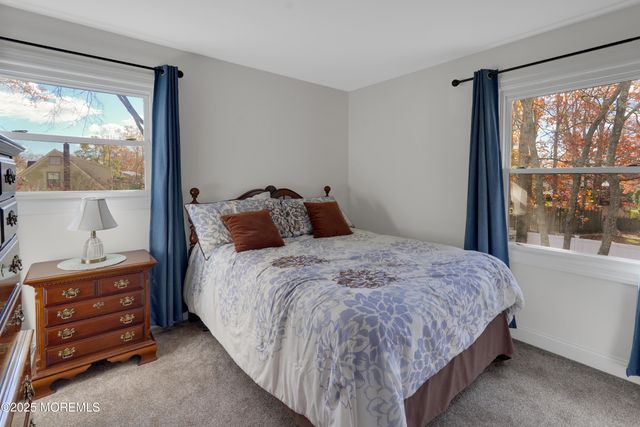 534 Holmes Avenue N, Forked River, NJ 08731