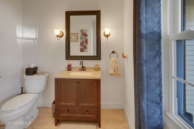 534 Holmes Avenue N, Forked River, NJ 08731