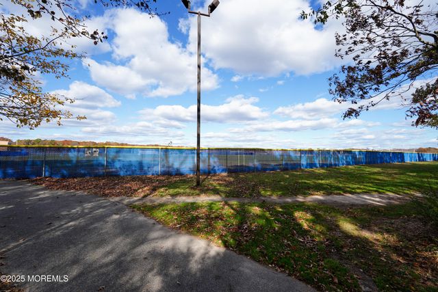 534 Holmes Avenue N, Forked River, NJ 08731