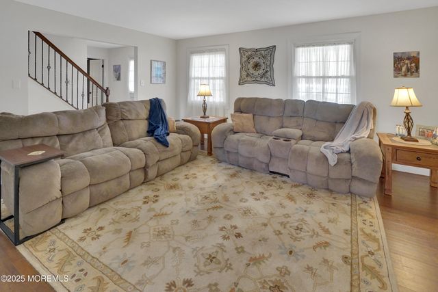 534 Holmes Avenue N, Forked River, NJ 08731