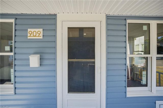 909 W 27th ST, Norfolk, VA 23517