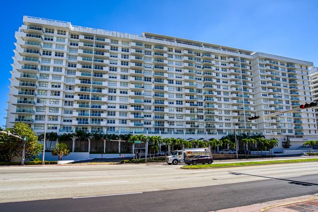 5601 Collins Avenue M5, Miami Beach, FL 33140