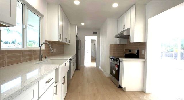 233 E Victoria, Rialto, CA 92376