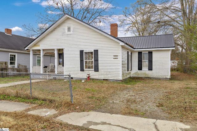 36 Peachtree Street, Clinton, SC 29325