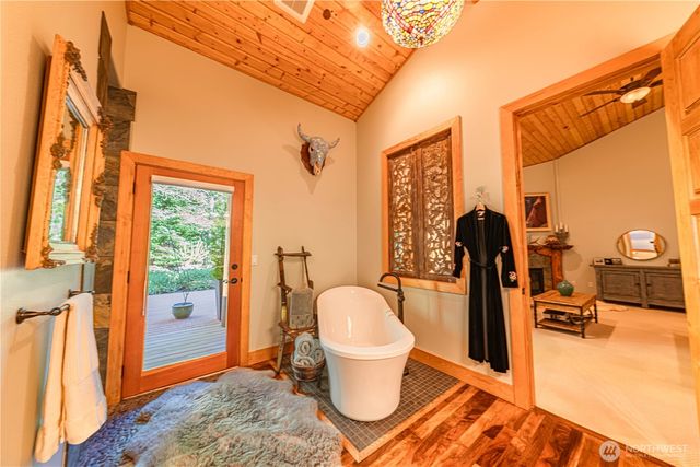 42732 284th Avenue SE, Enumclaw, WA 98022