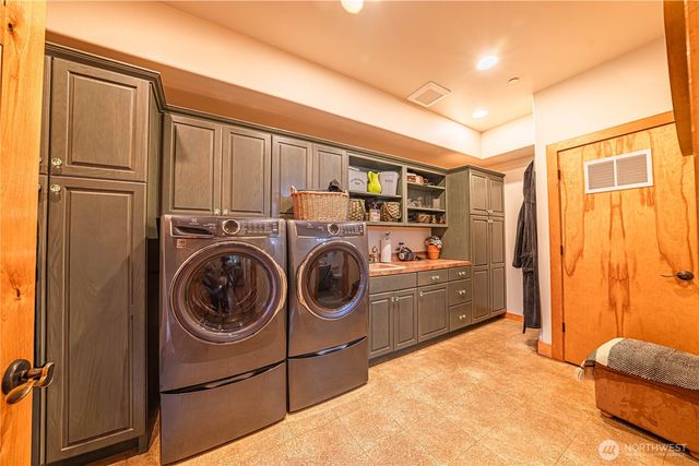 42732 284th Avenue SE, Enumclaw, WA 98022